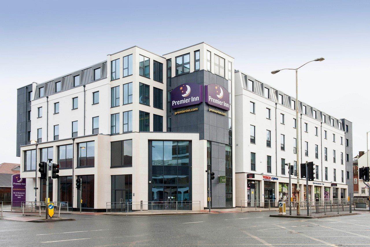 Premier Inn Canterbury City Centre Екстериор снимка