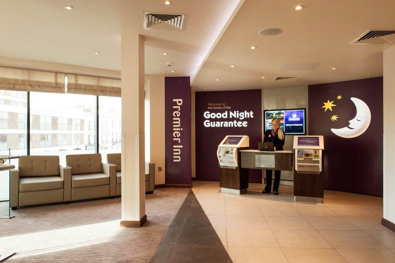 Premier Inn Canterbury City Centre Екстериор снимка